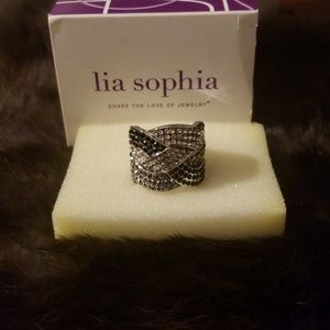 🛍 Lia Sophia ring